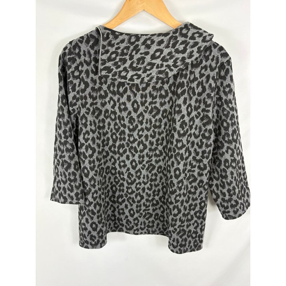 Chicos Animal Print Zip Neck 3/4 Sleeve Top Size 3 / XL - Picture 4 of 4
